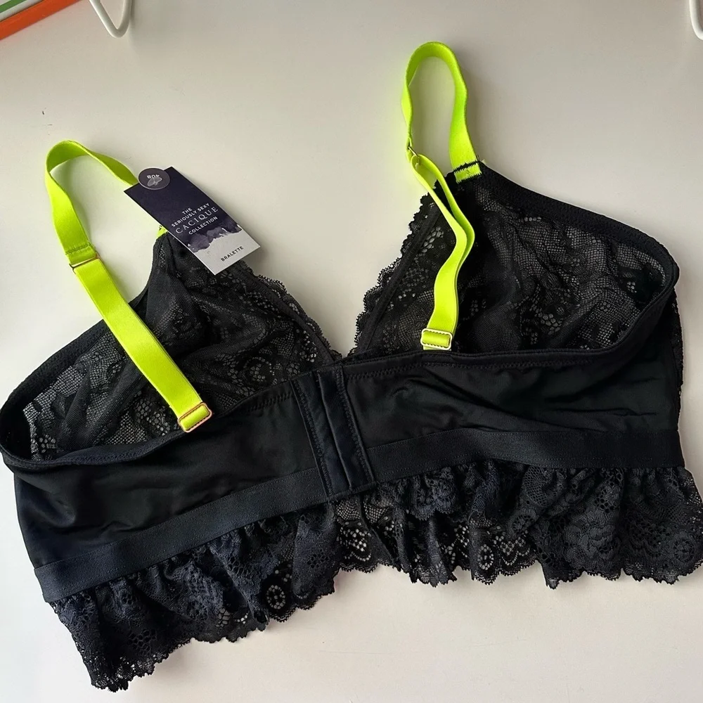 NWT Fabulous Cacique Black Lace And Neon Green Bralette